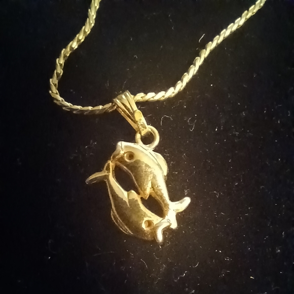 Accents by Hallmark gold necklace with Fish charm - Picture 3 of 4